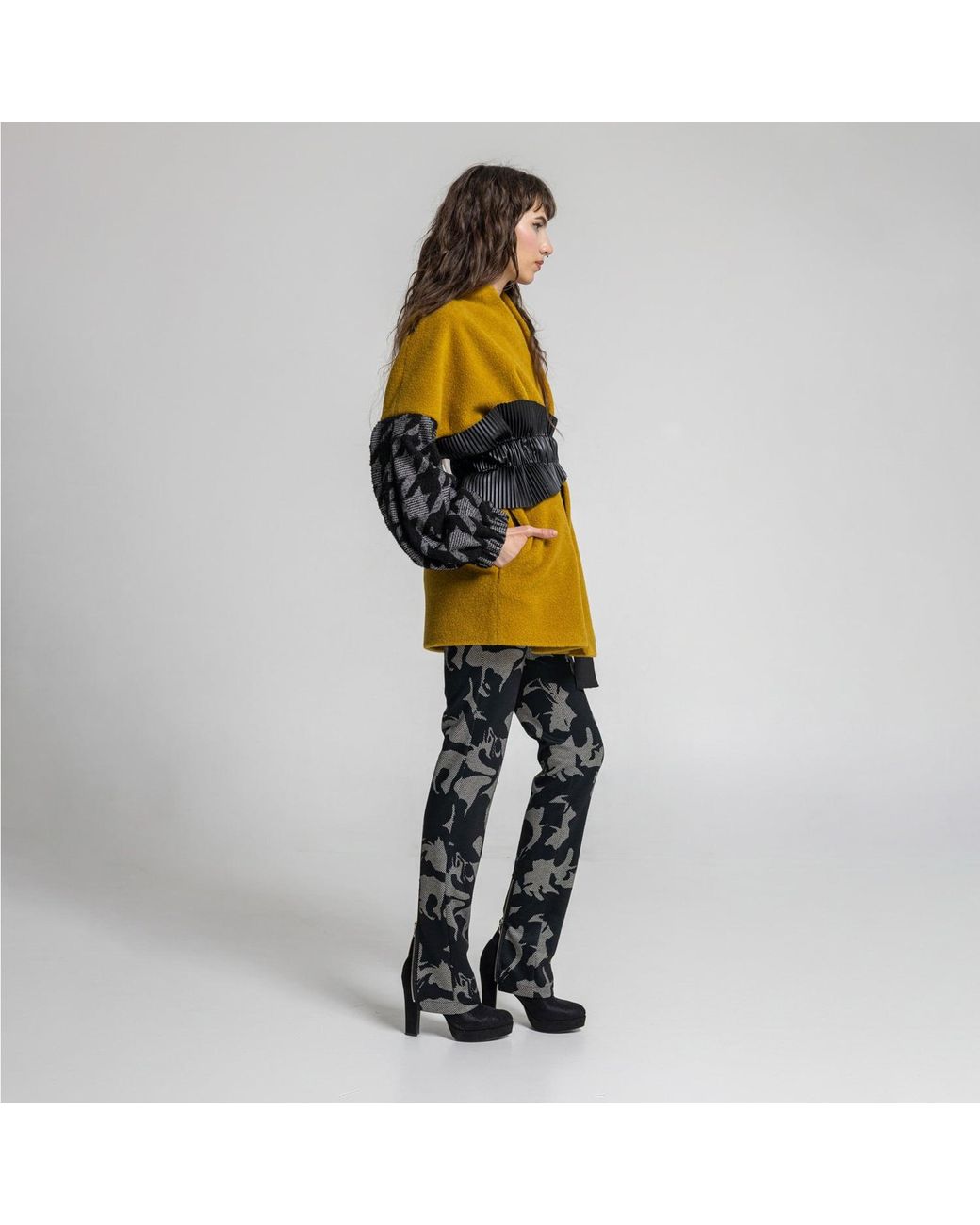 ARTISTA Yellow Iris Kimono Style Overlapped Coat
