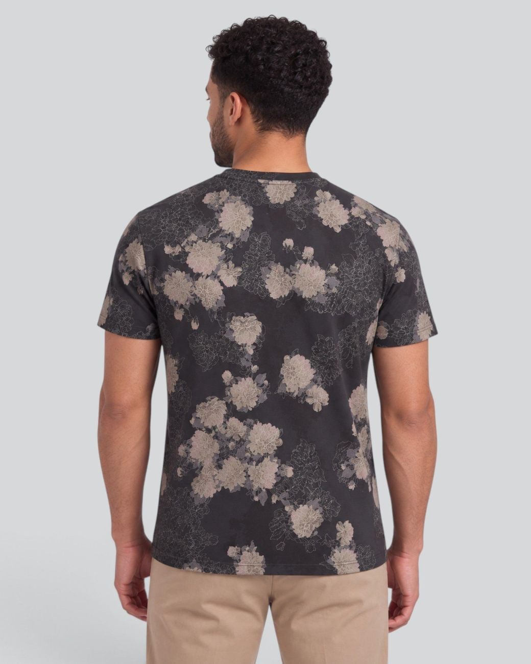 Lords of Harlech Black Maze Lans Floral Stretch Cotton V-Neck Tee for men