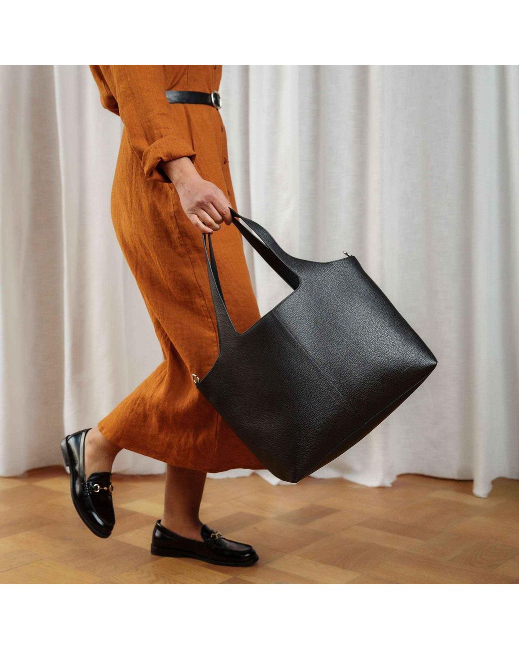 Aarni Black Aava Tote Bag