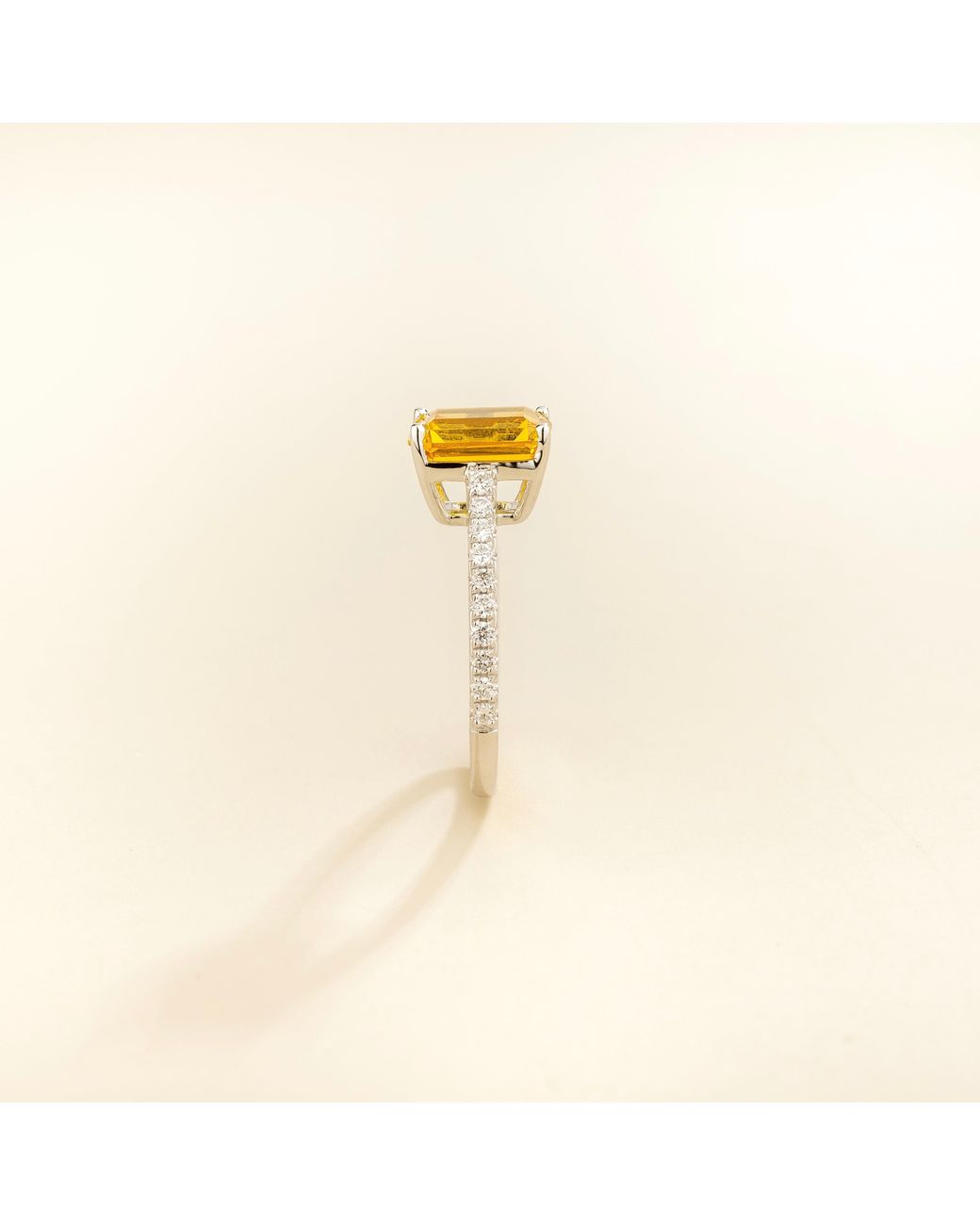 Juvetti Metallic Soli Sapphire Emerald-Cut Pavé Ring
