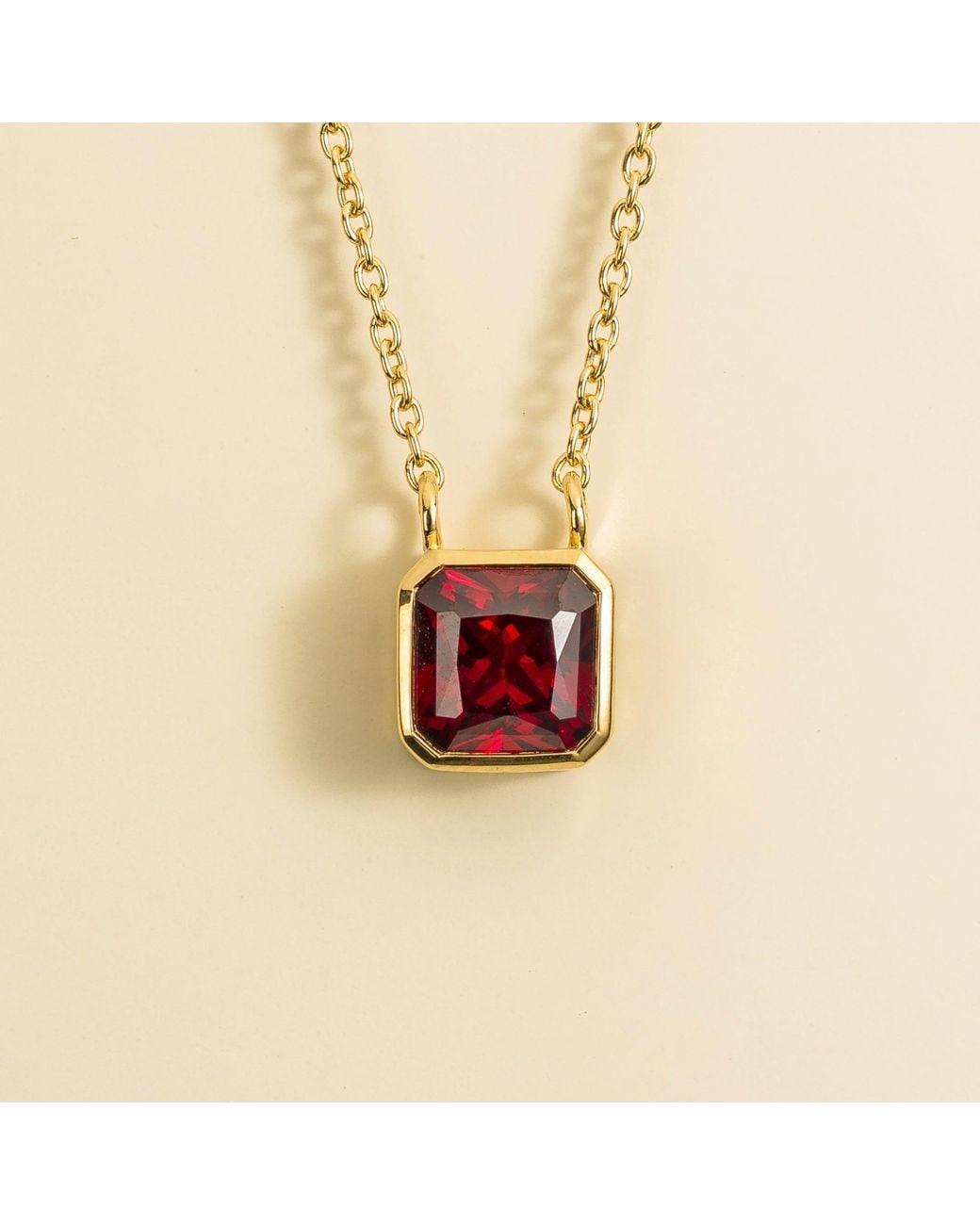 Juvetti White Margo Necklace Set With Ruby