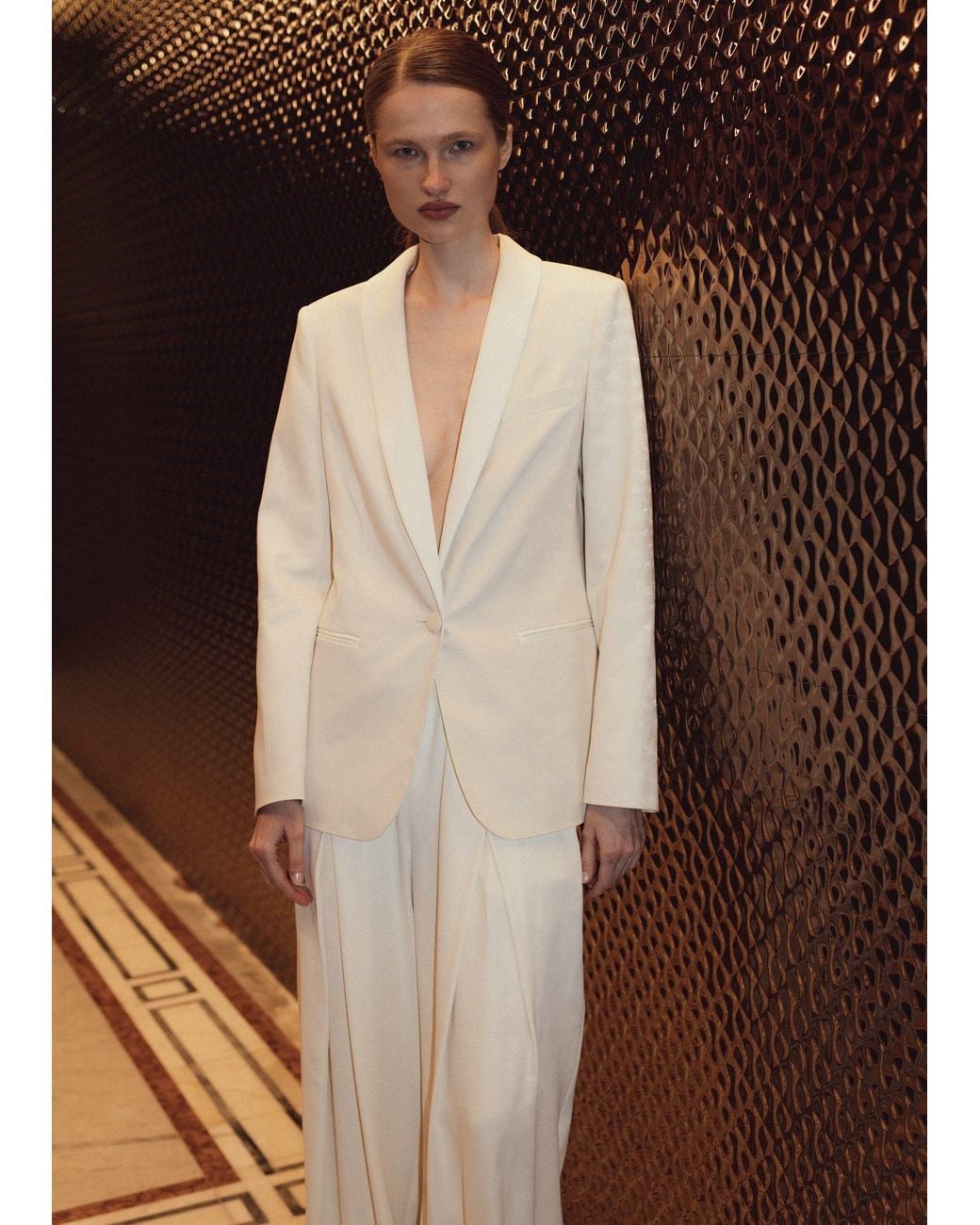 InAvati White Single-Breasted Milk Jacket