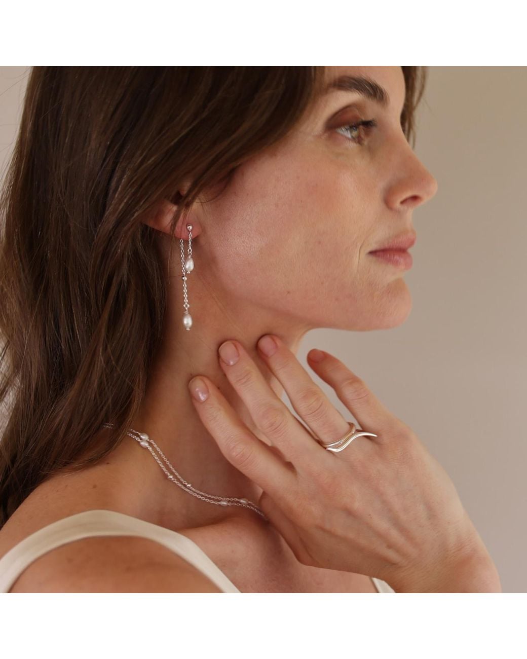 Linda Fiore White Ava Double Pearl Earring