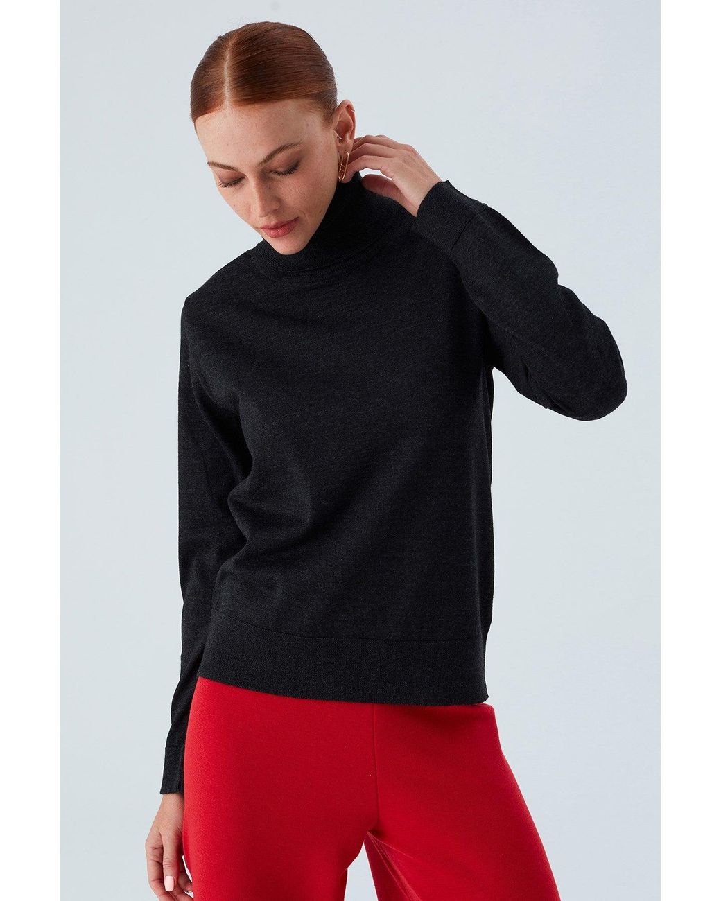 Peraluna Black Valeria Fine Turtleneck Pullover