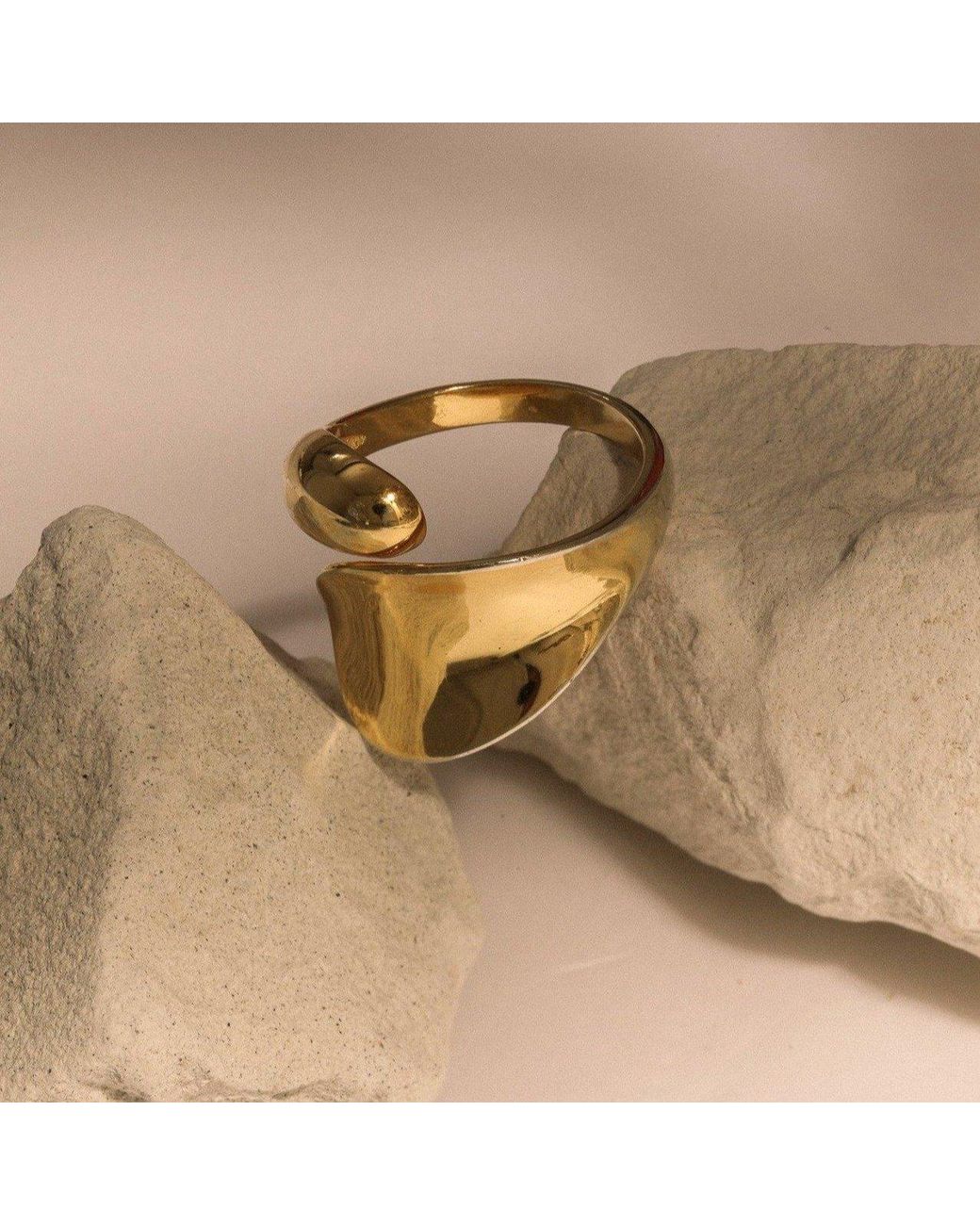 Lait & Lune Yellow Hyrax Ring