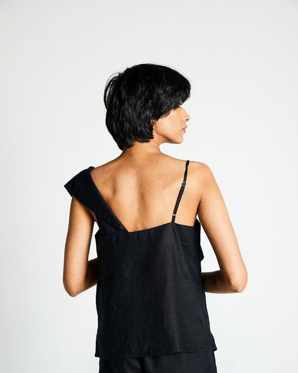 REISTOR Black The Wandering Wave Hemp Top