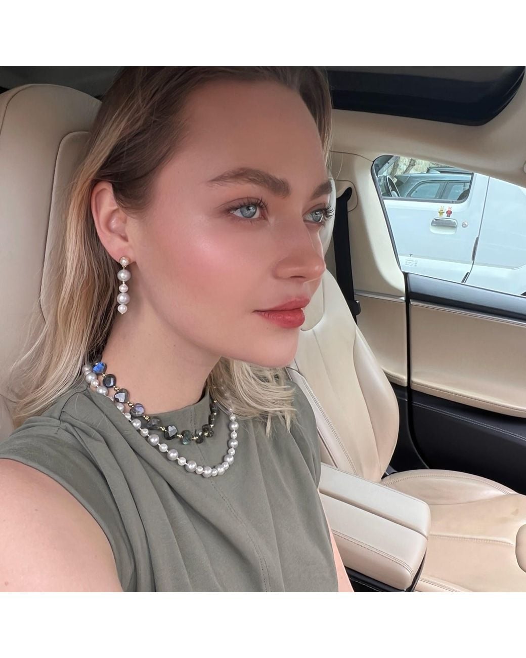 Farra Metallic Classic And Natural Freshwater Pearls Necklace