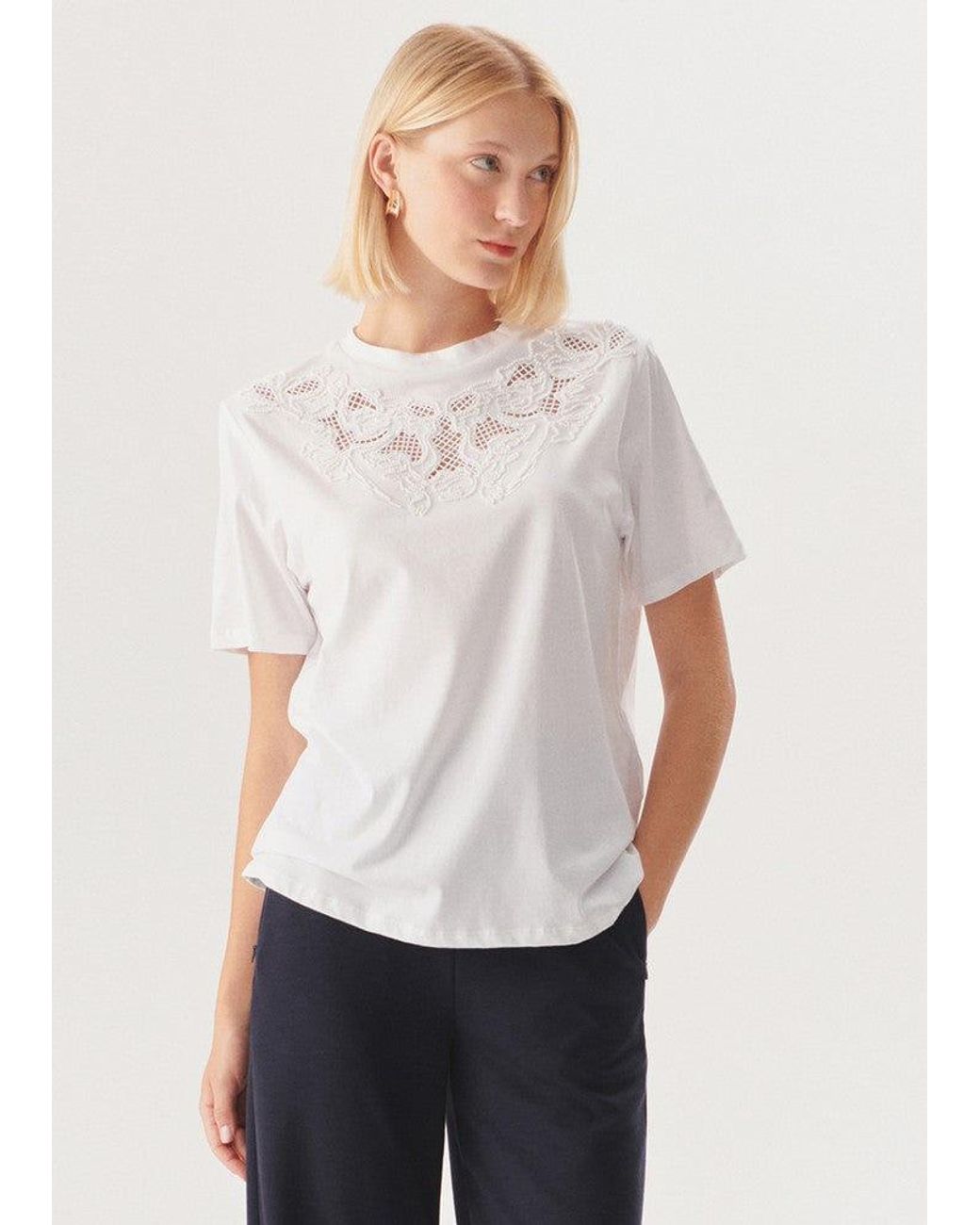 Exquise White Regular Oversized Embroidered Teagan Tee