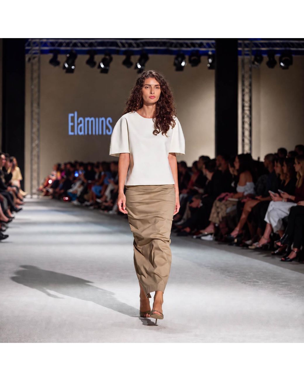 Elamins White Structured Butterfly Top