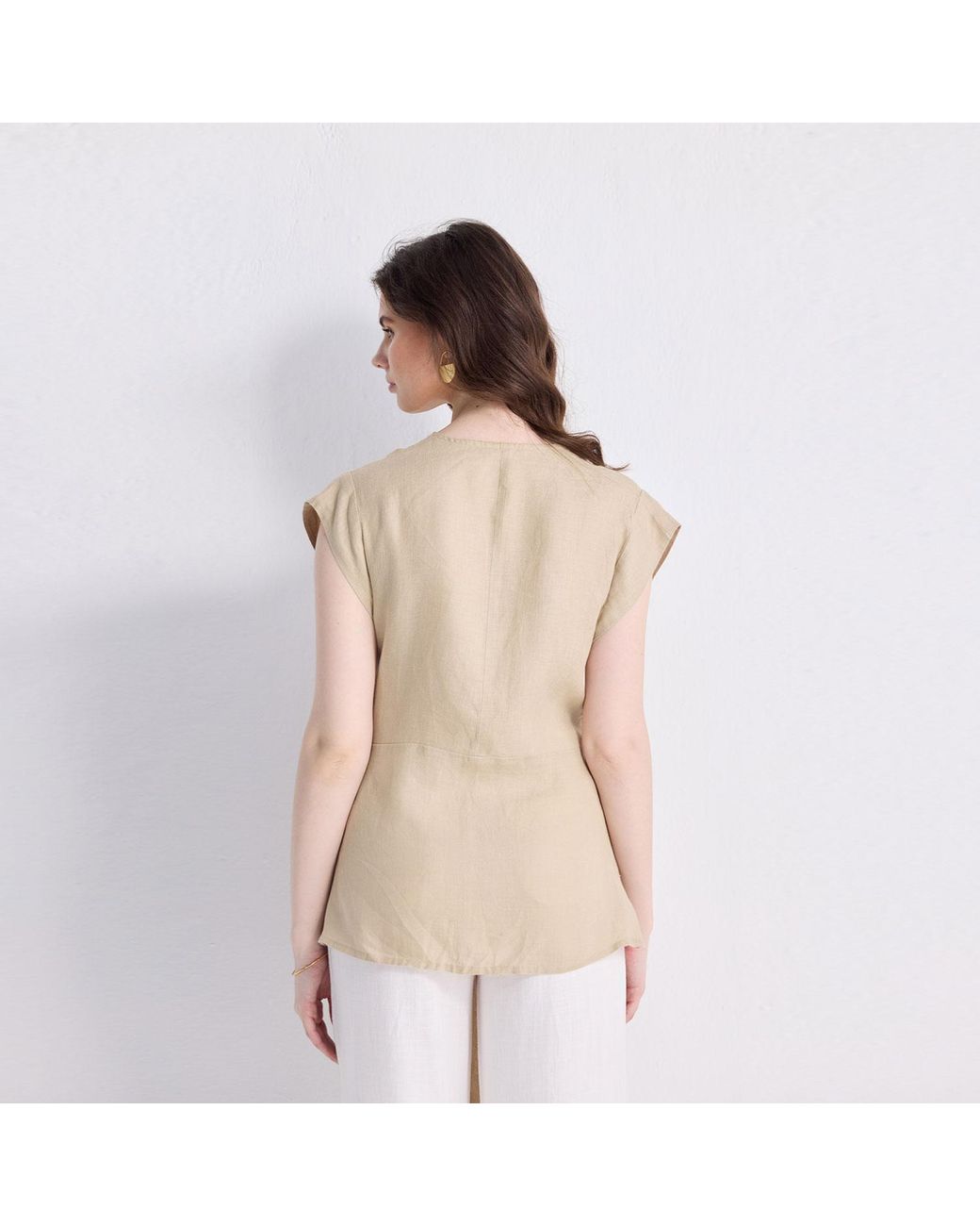 REISTOR Natural Neutrals Power Moves Short Sleeve Top