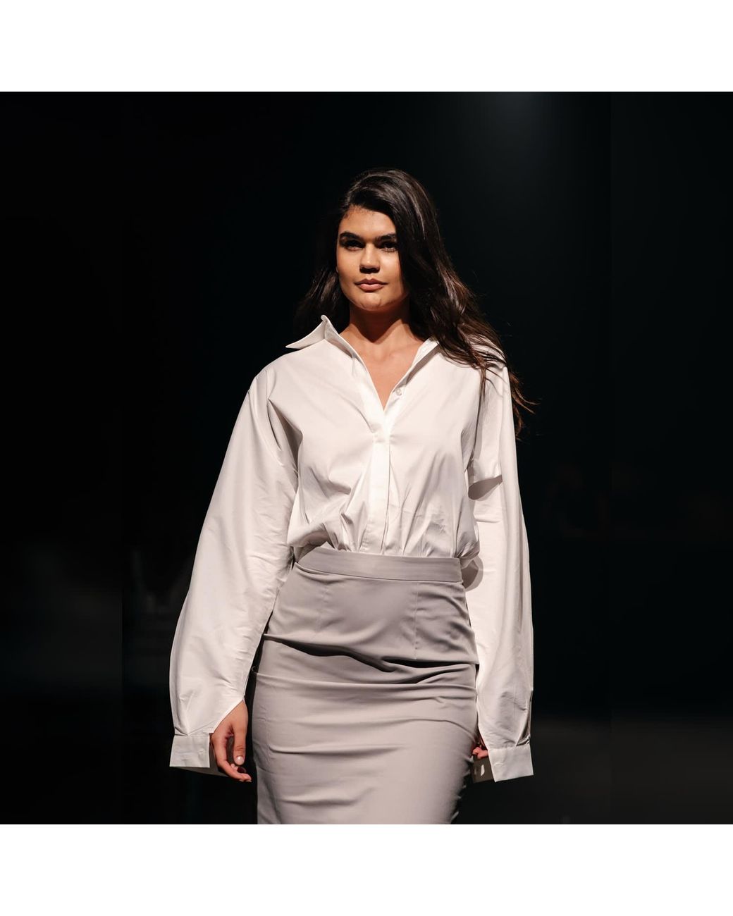 Elamins White Oversize Sleeve Collar Top