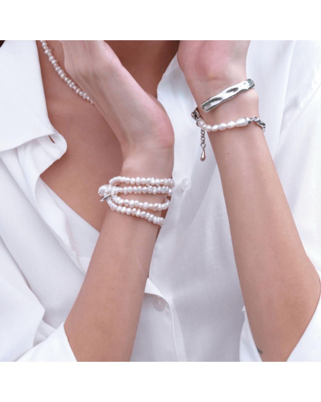 LINYA JEWELLERY Metallic Lara Multi Sand Pearl Bracelet