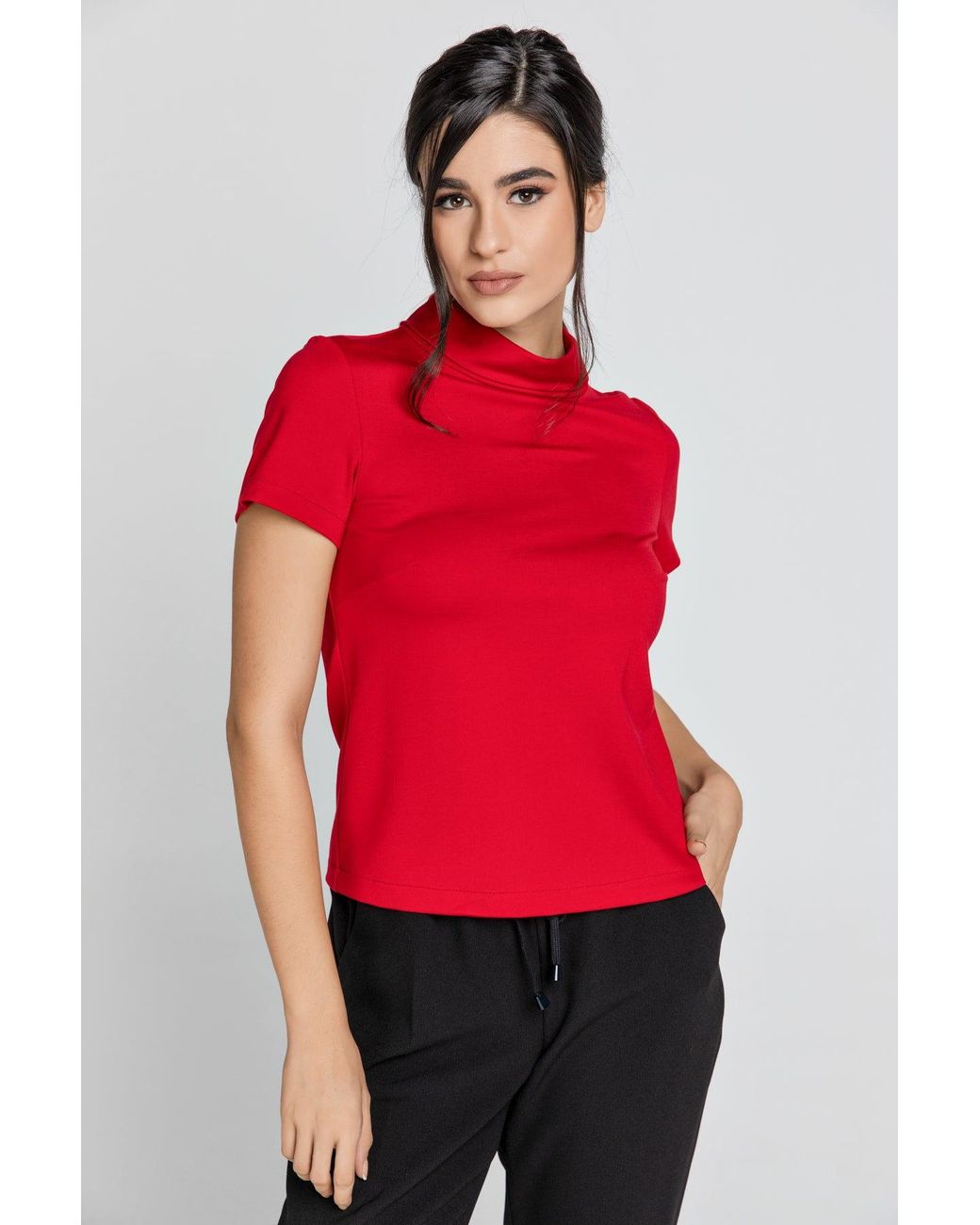 Conquista Red Short Sleeve Top