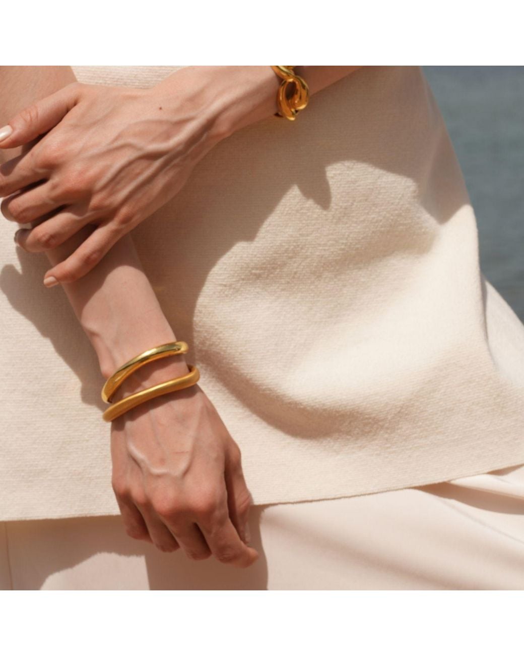 LINYA JEWELLERY Metallic Grel Thick Asymmetric Matte Bracelet