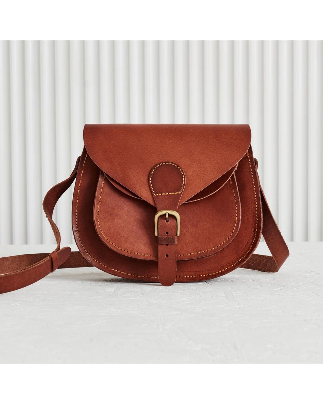 VIDA VIDA Brown Handmade Vintage Leather Saddle Bag