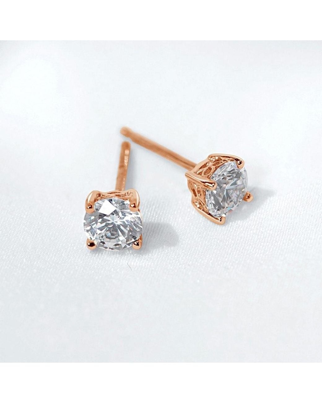 Diamonbliss Green 7Mm Round Cut Solitaire Stud Earrings