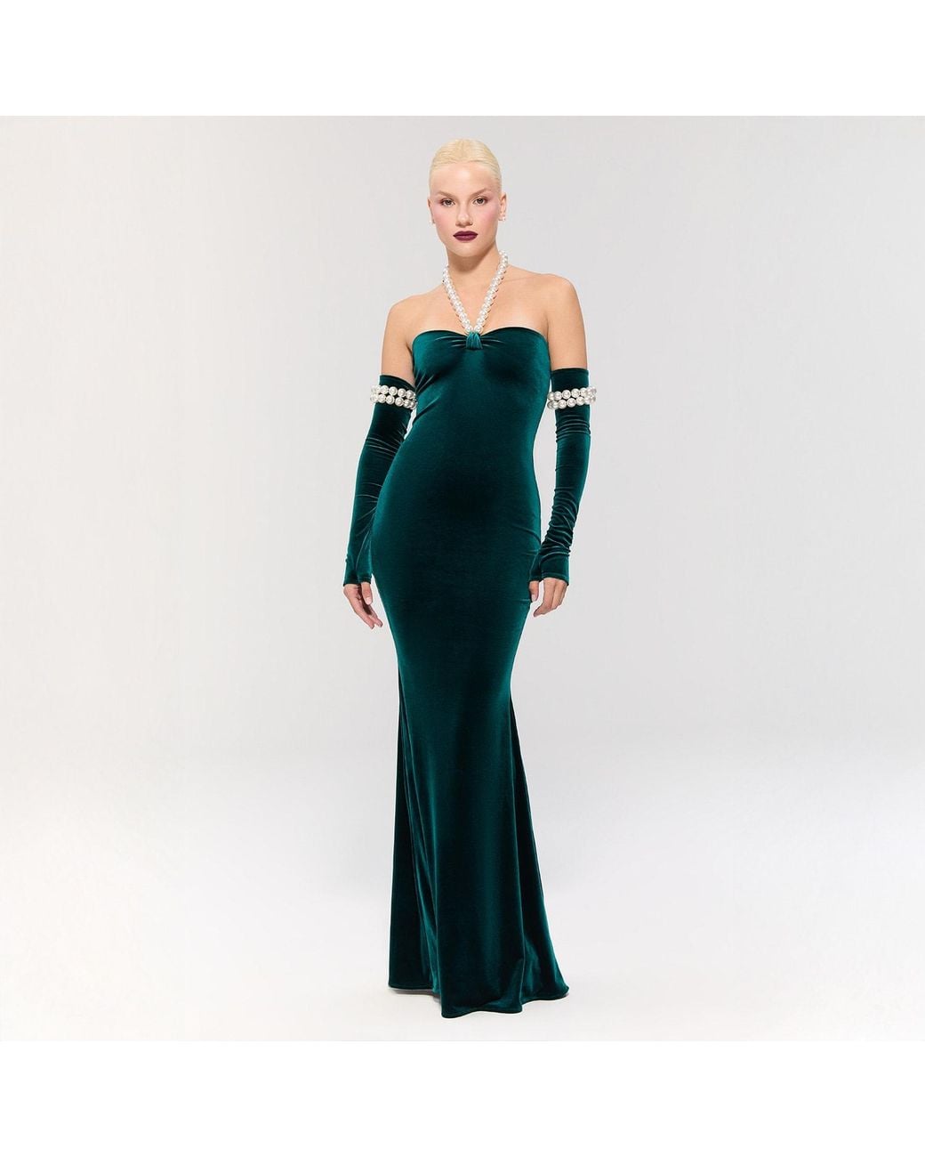 Nur Karaata Black Dynasty Necklace Gown