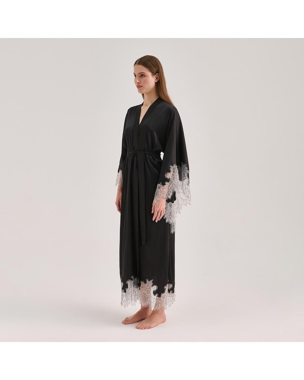 Avenue 8 Black Lace Detailed Maxi Robe
