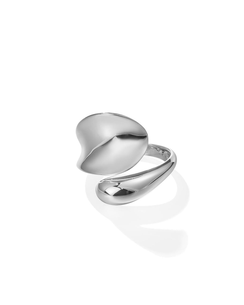 Lait & Lune White Hyrax Ring