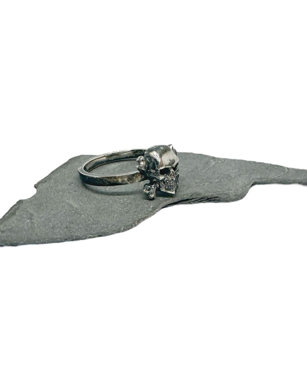 Tg-Jewellery by Tamara Gervasio Green Skull Band Ring – Handcrafted Sterling, Recycled for men