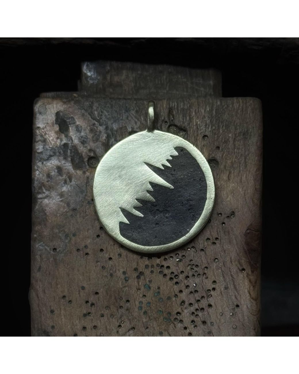 Zeworks Metallic Sahara Blues – La Luna Handcrafted Brass Choker With Lava Stone Inlay