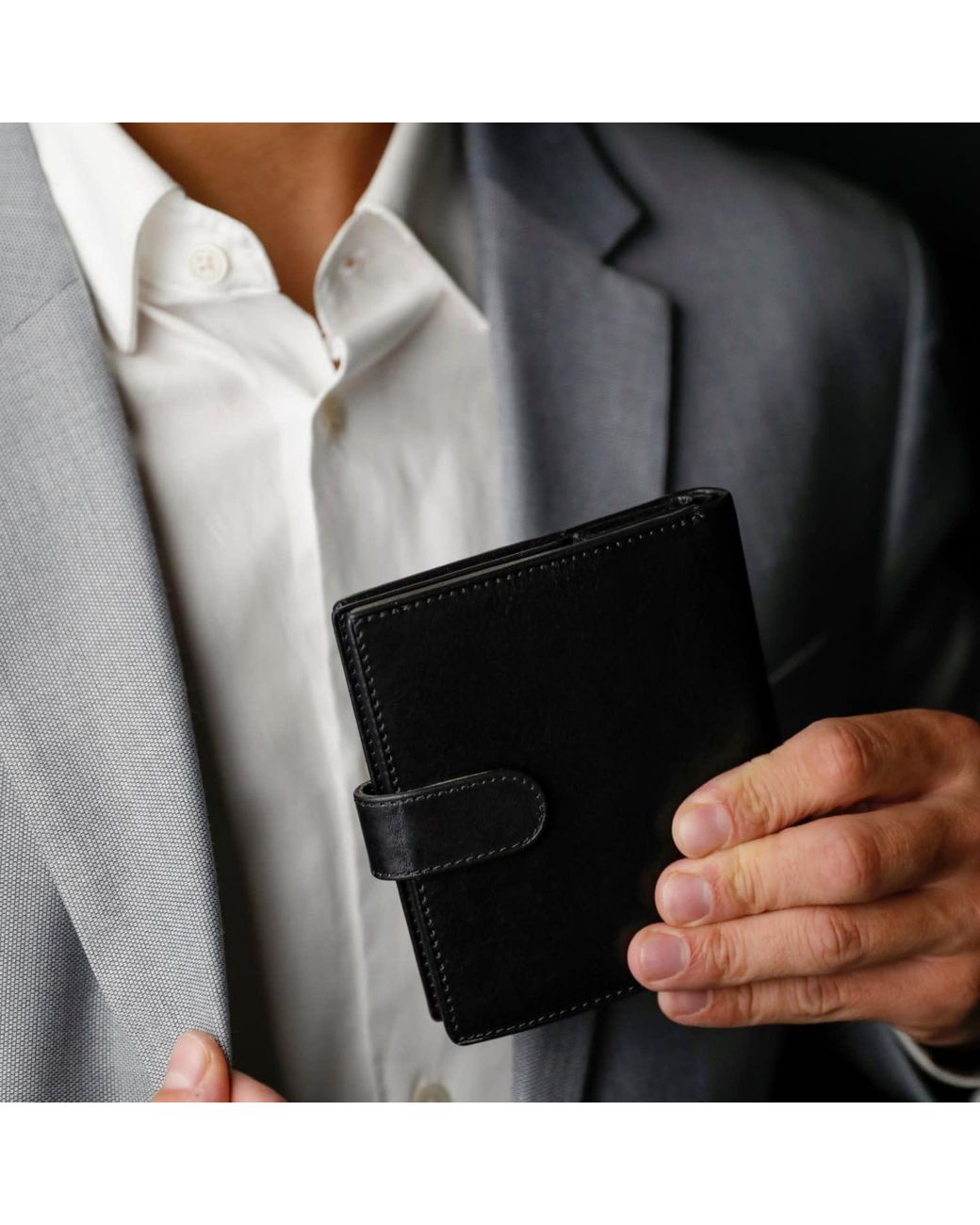 Time Resistance Black Leather Bifold Wallet With A Snap Closure for men