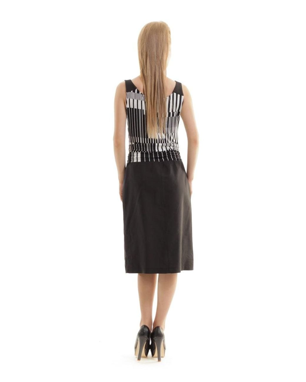 Conquista Black Cowl Neck Print Dress
