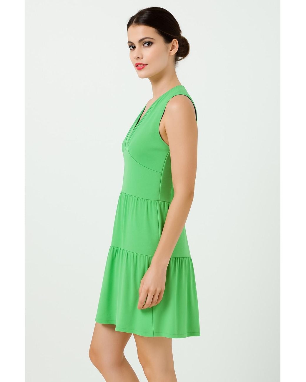 Conquista Green Apple Sleeveless V-Neck Jersey Dress – Loose Fit, Knee-Length