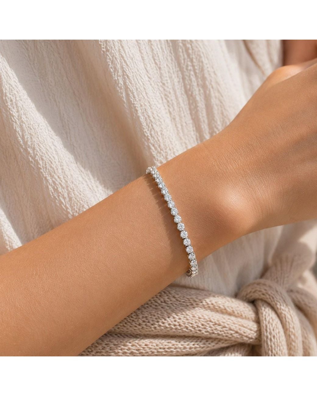 Juvetti Metallic Stacy Diamond Round Tennis Bracelet