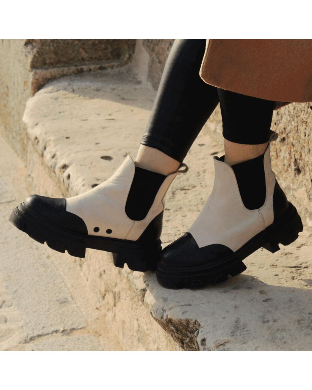 Urbnkicks Black Neutrals Chelsea Two-Tone Boots
