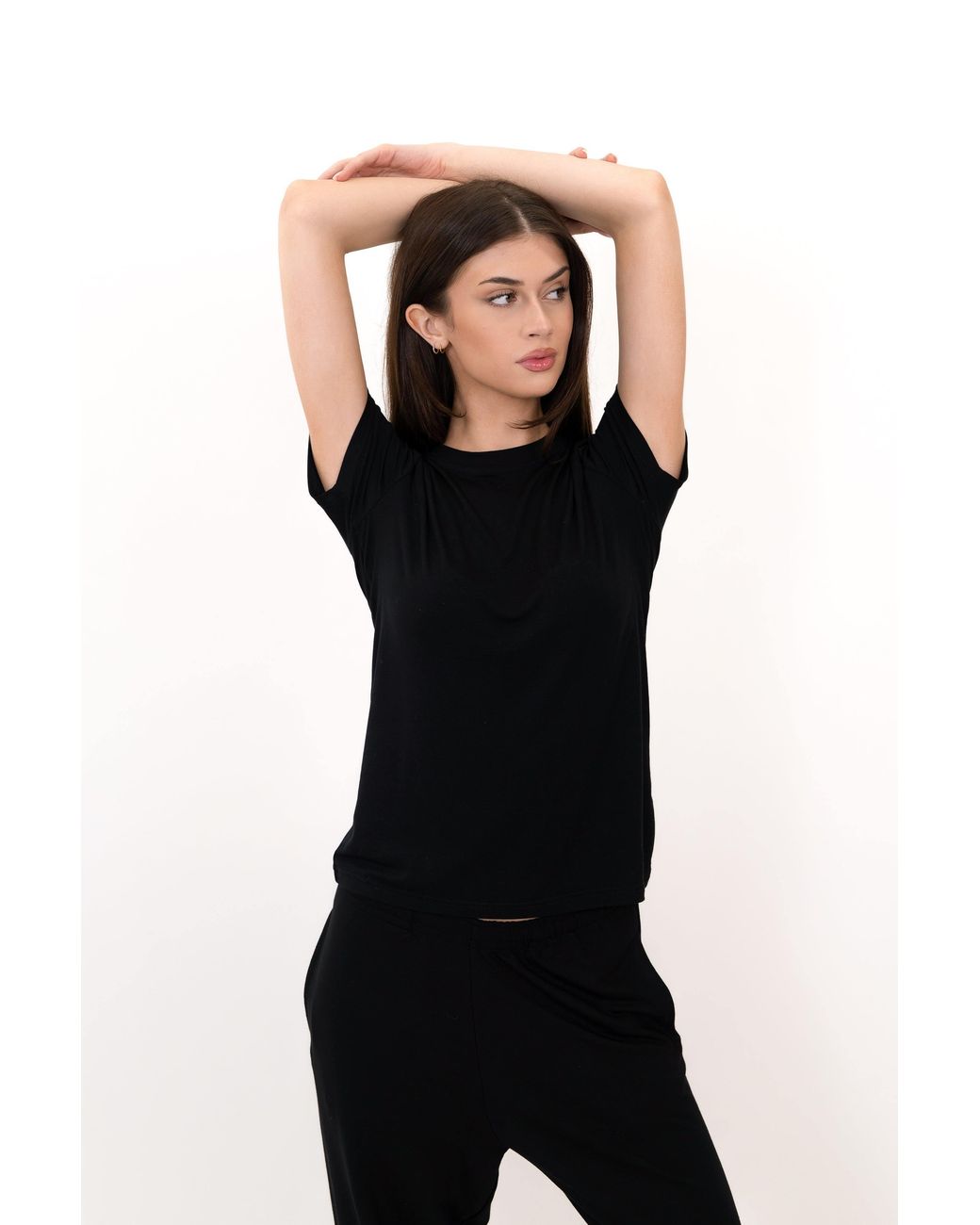 On/Off Essentials Black The Everyday Tee