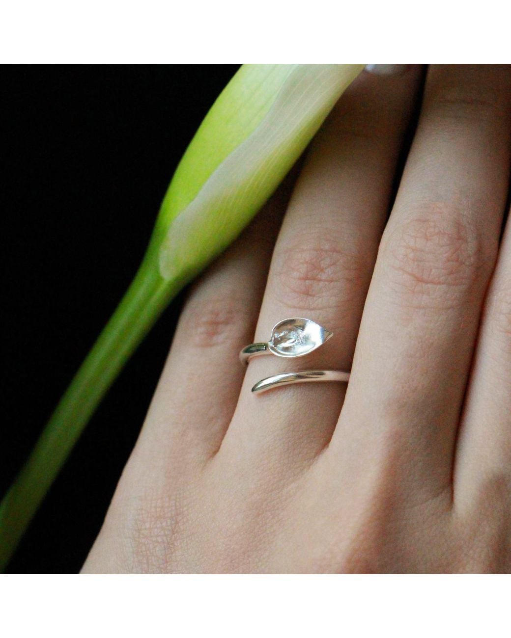 Agora Jewellery White Calla Ring