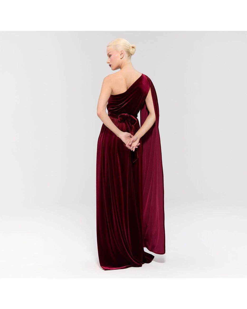 Nur Karaata Red Baglioni Burgundy Gown