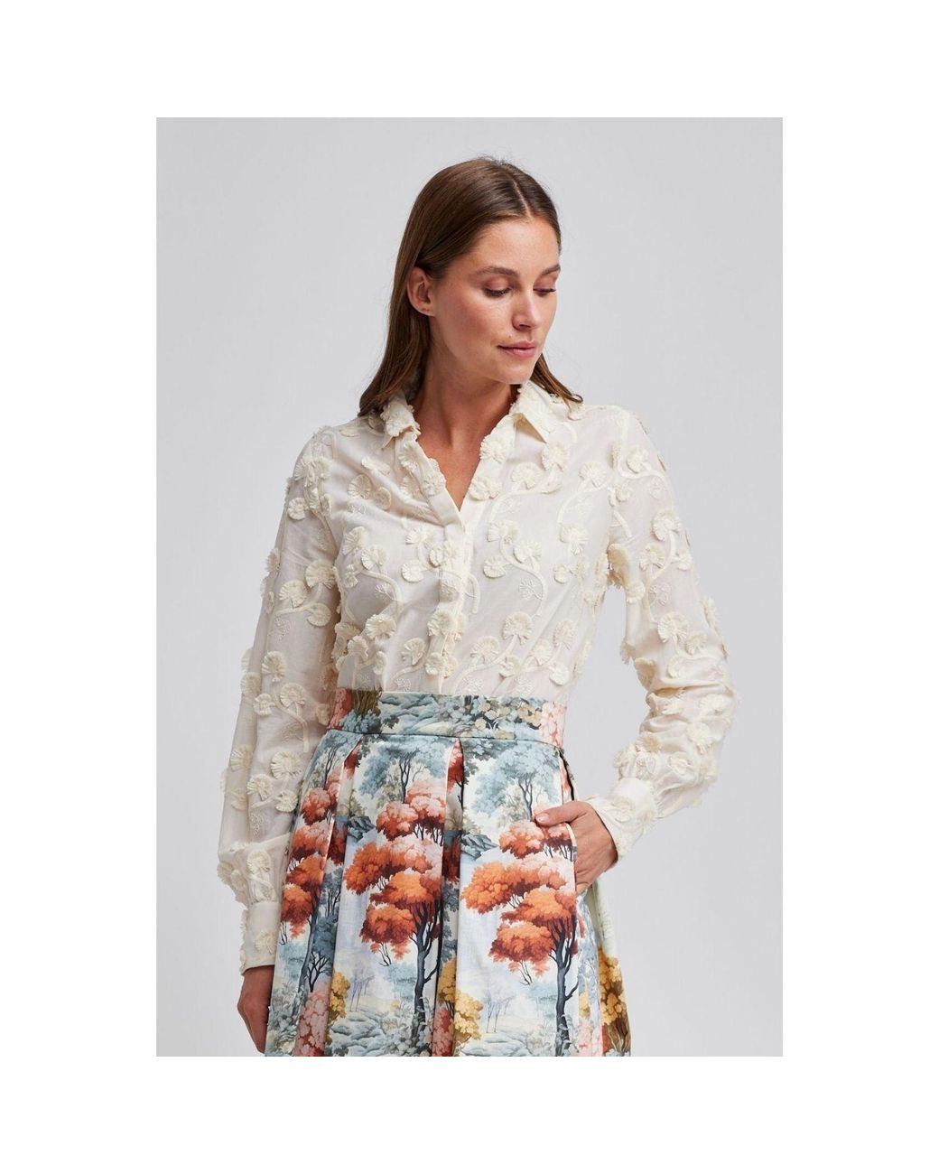 Marianna Déri White Embroidered Blouse