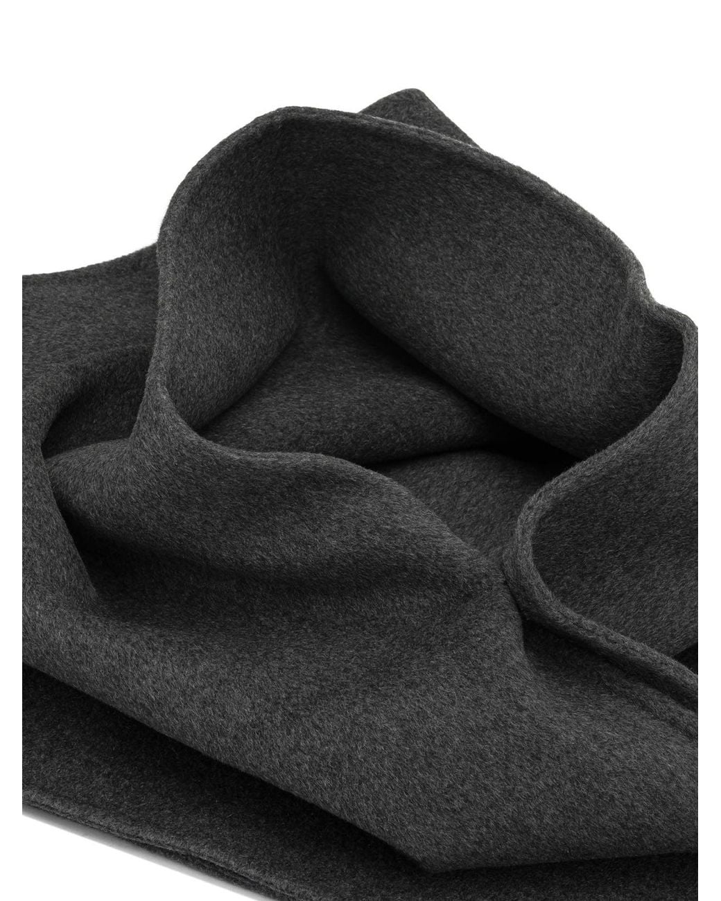 Almada Label Gray Micha Classic Scarf