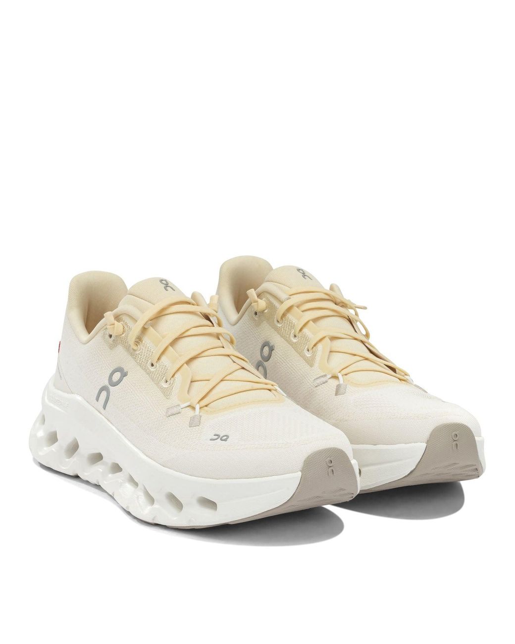 On Shoes White Cloudtilt Low-Top Sneakers