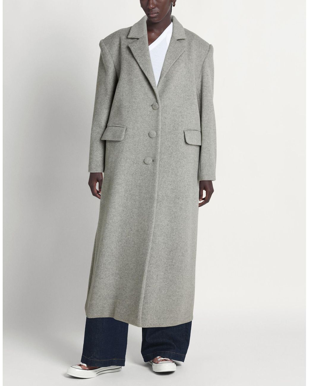 Abrigo AEXAE de color Gray