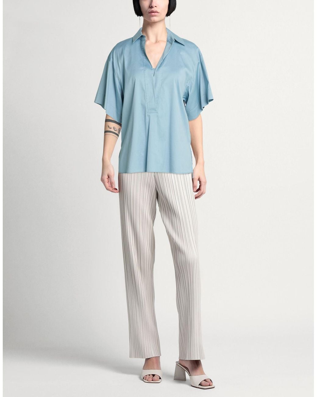 Windsor. Blue Tops