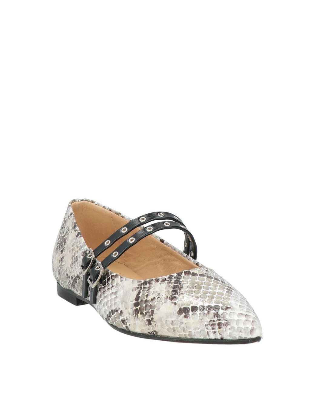 Ovyè White Ballet Flats