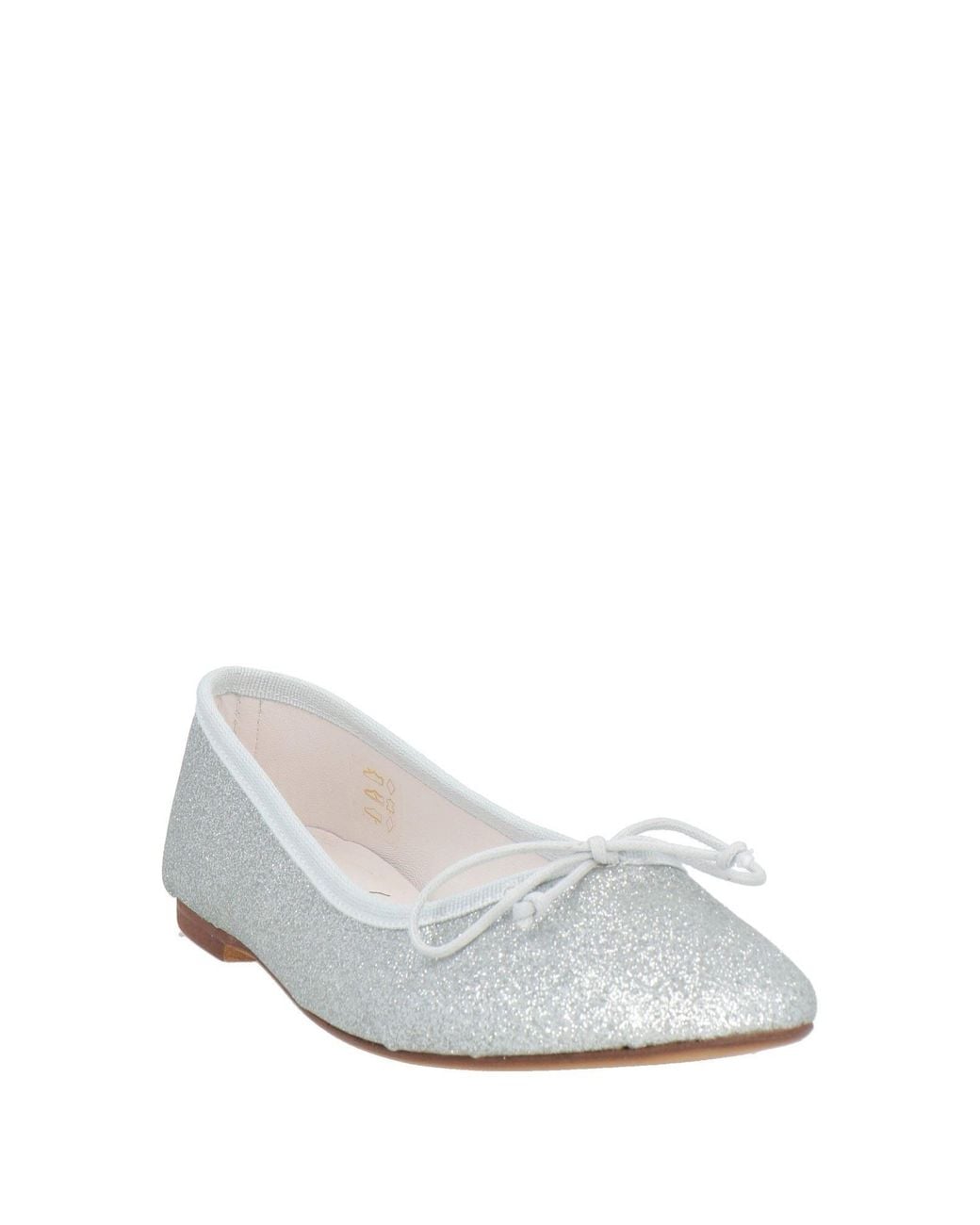 Ovyè White Ballet Flats