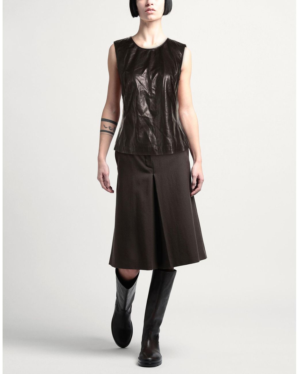 Top Enes de color Black