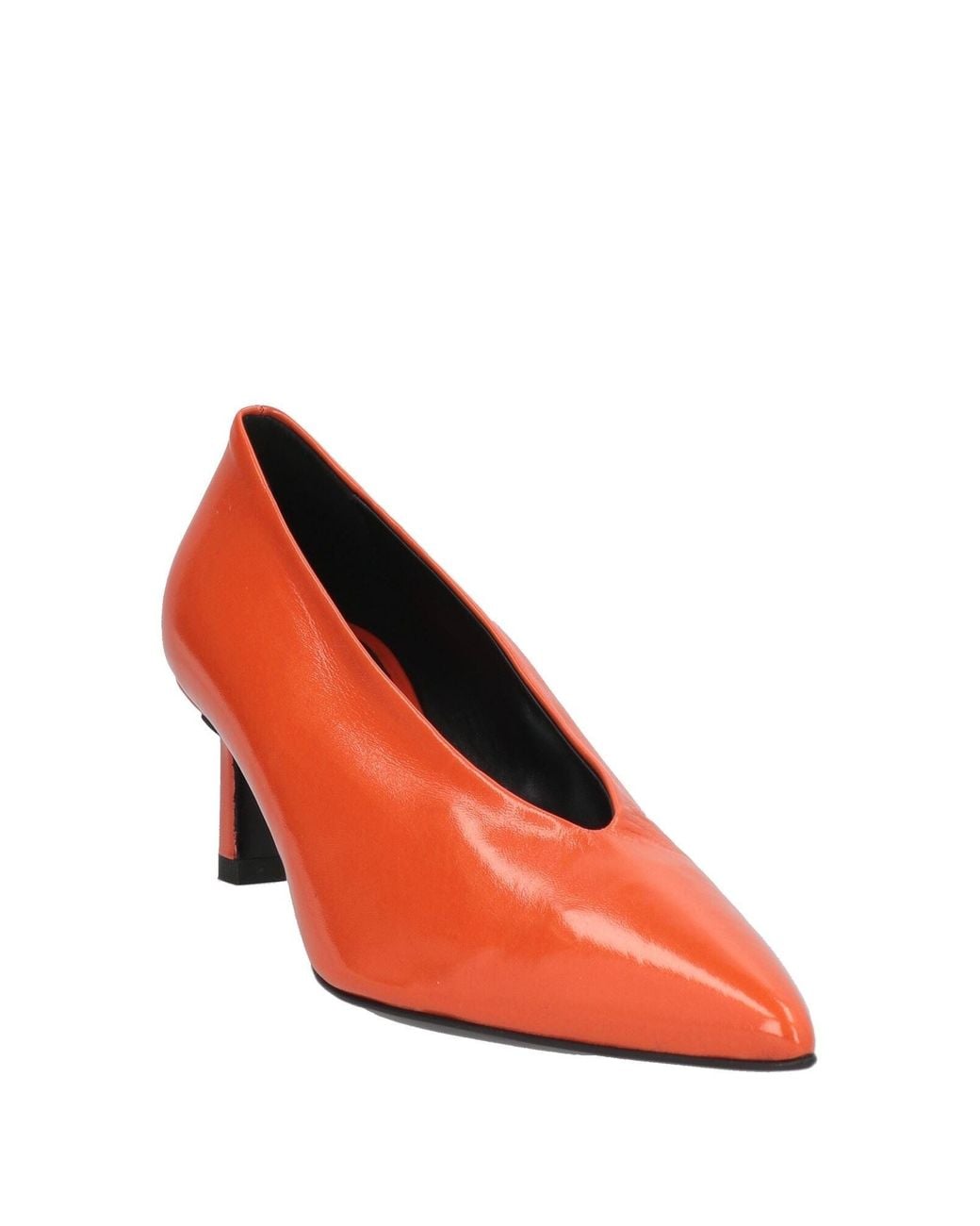 Halmanera Red Pumps