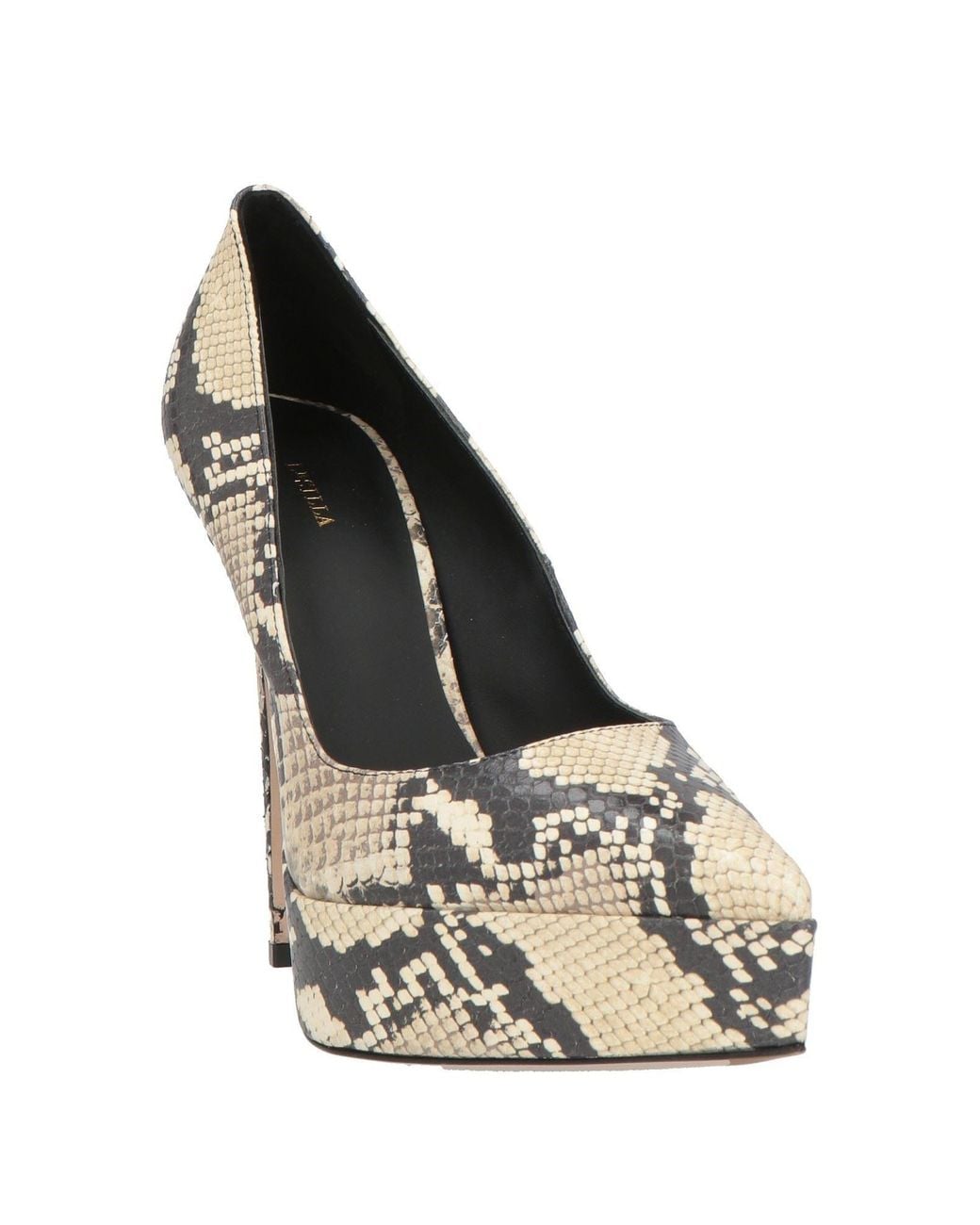 Le Silla Metallic Pumps