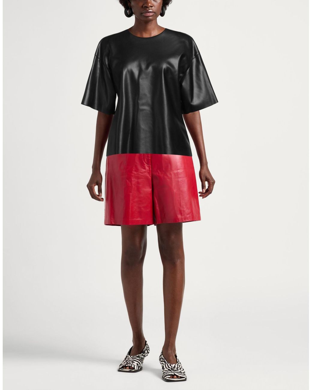 Alpha Studio Black Top