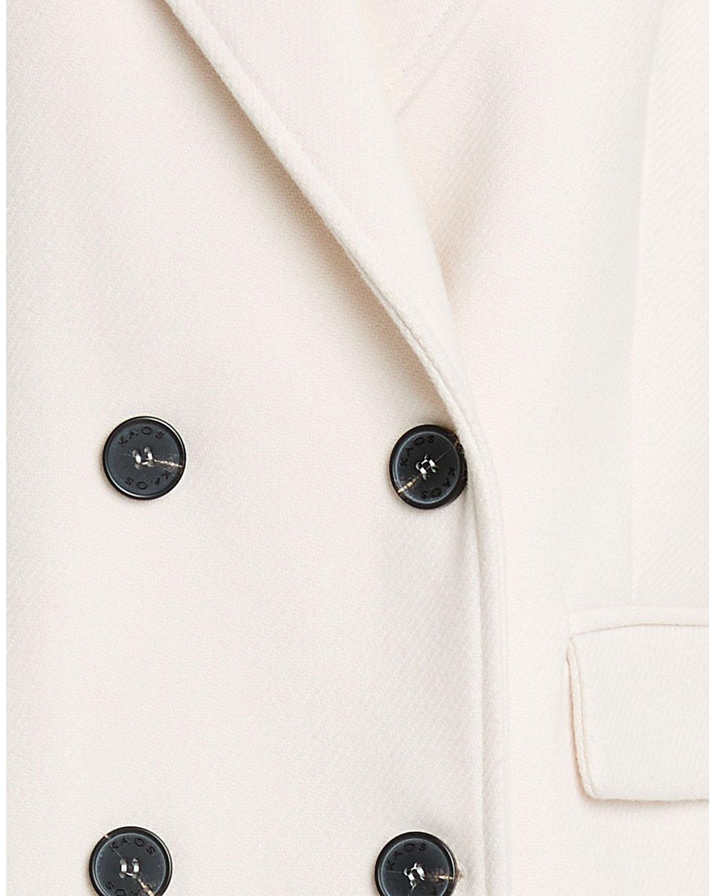 Kaos White Coat