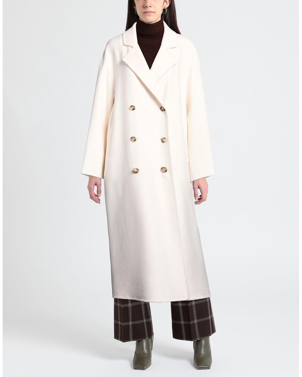 Loulou de Saison White Coats