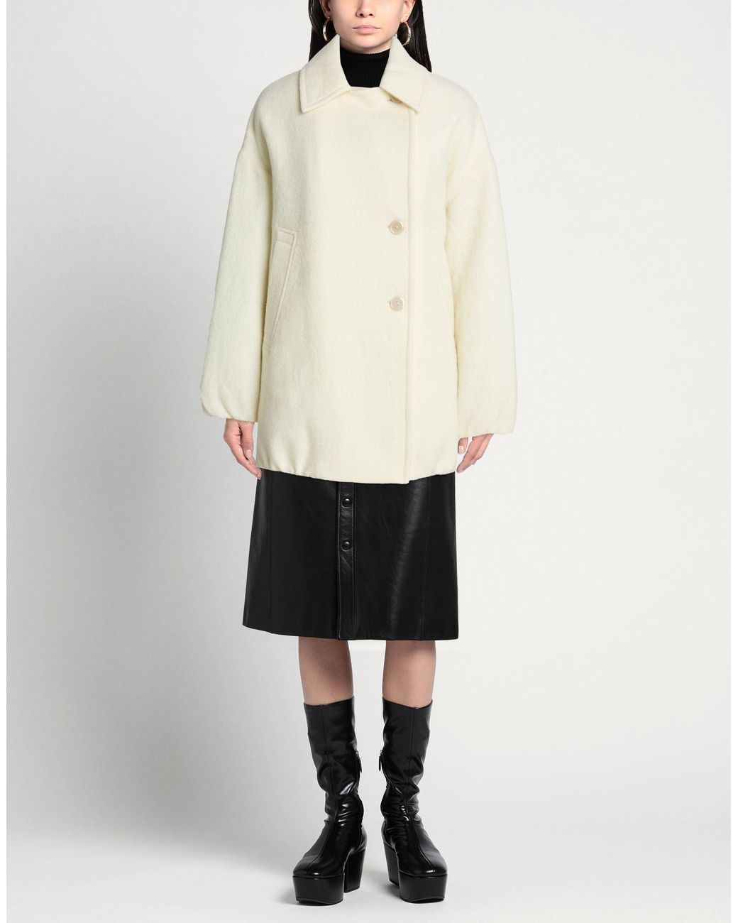 DUNO White Coat