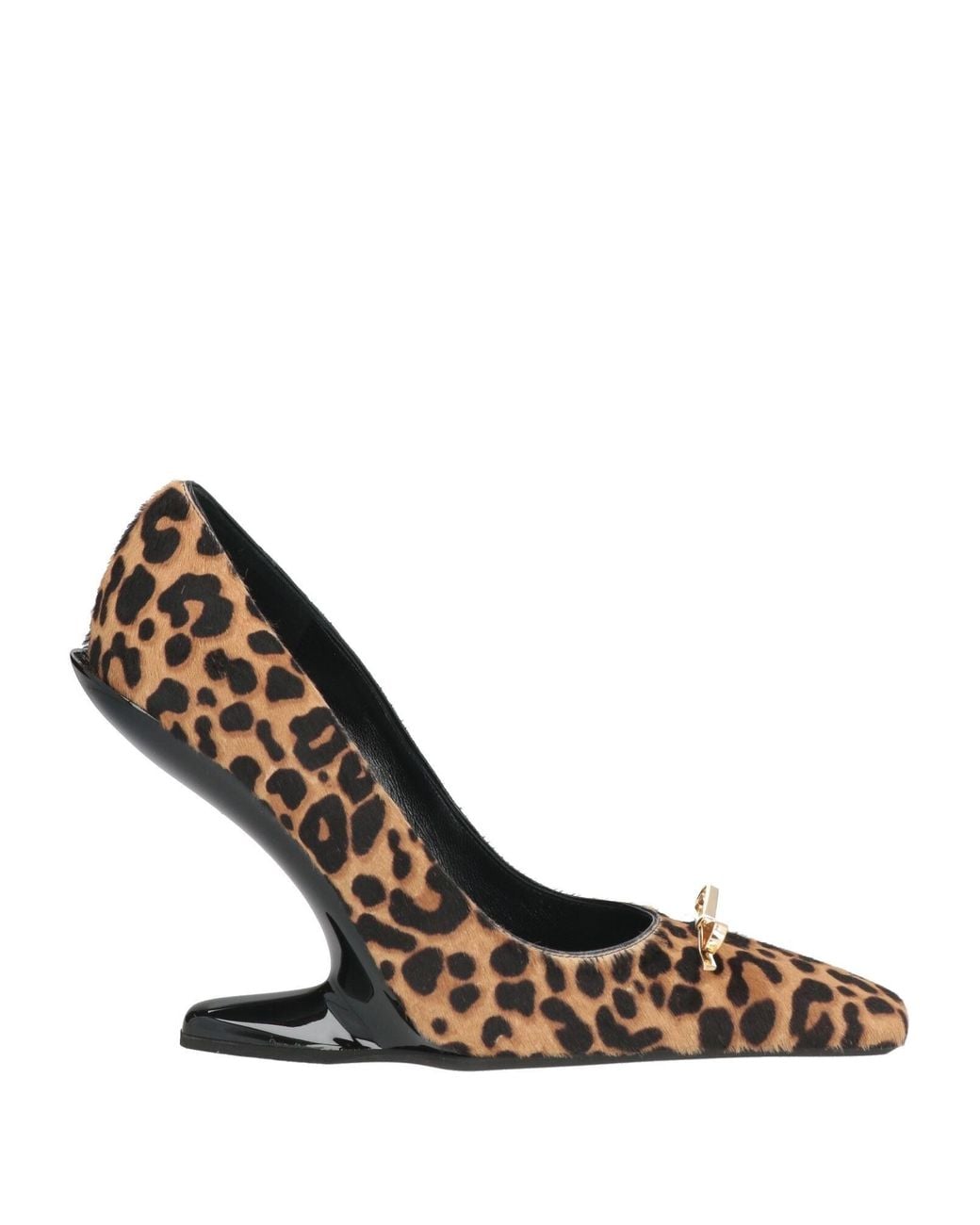 N°21 White Pumps