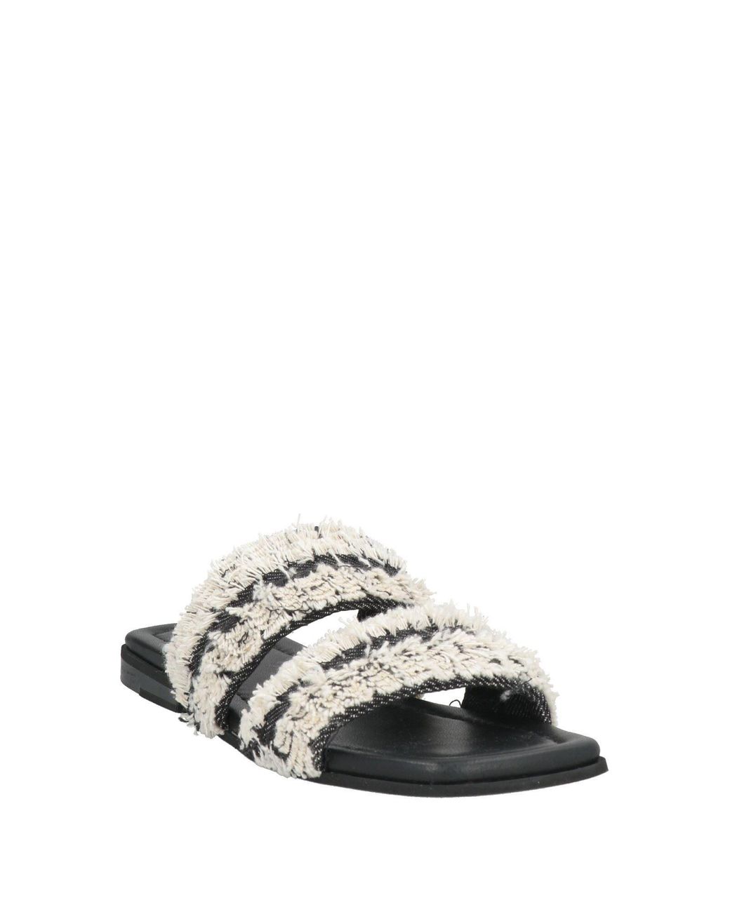 Inuikii White Sandals