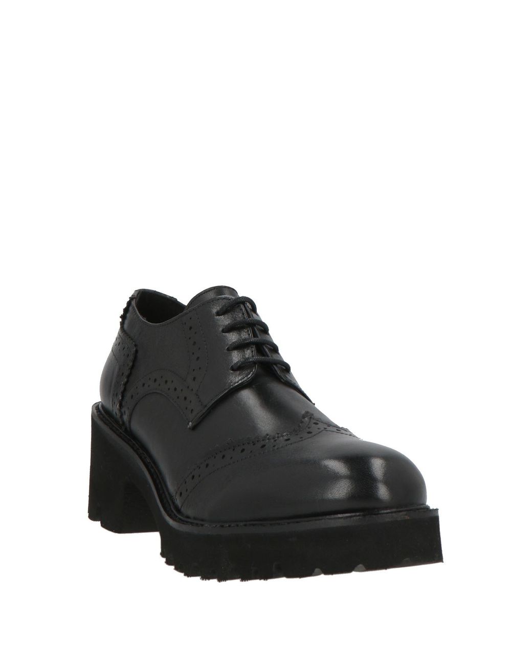 Stringate di Nila & Nila in Black
